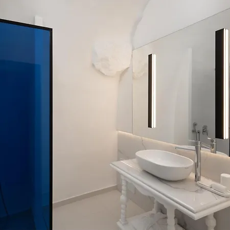 Hotel Katikies Santorini - The Leading Of The World